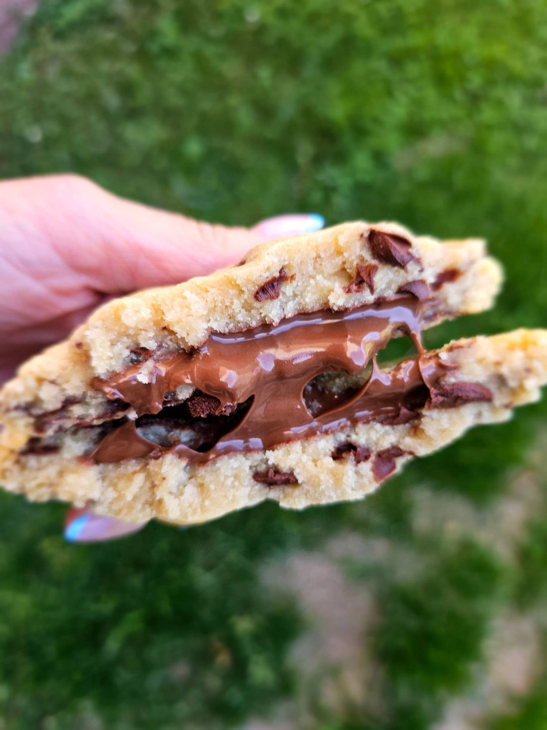 STUFFED Nutella Cookie